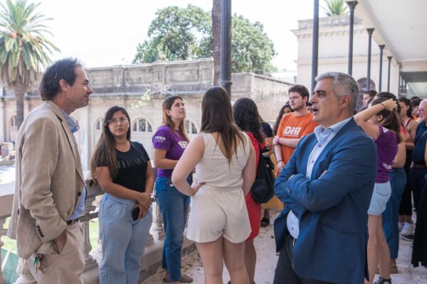 RECORRIDA CON ESTUDIANTES POR LAS OBRAS